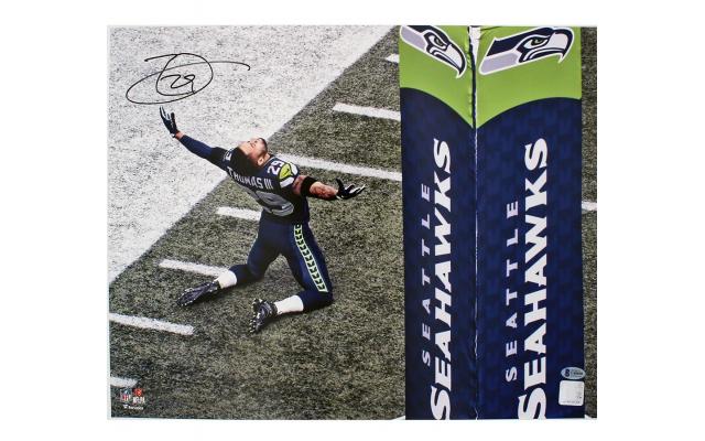 Earl Thomas Signed Seattle Seahawks Unframed 16×20 NFL Photo – Kneeling Arms Out